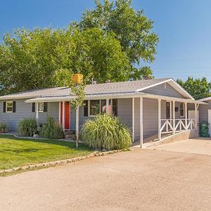Mesa Manor - Bright, Fun Family Friendly!